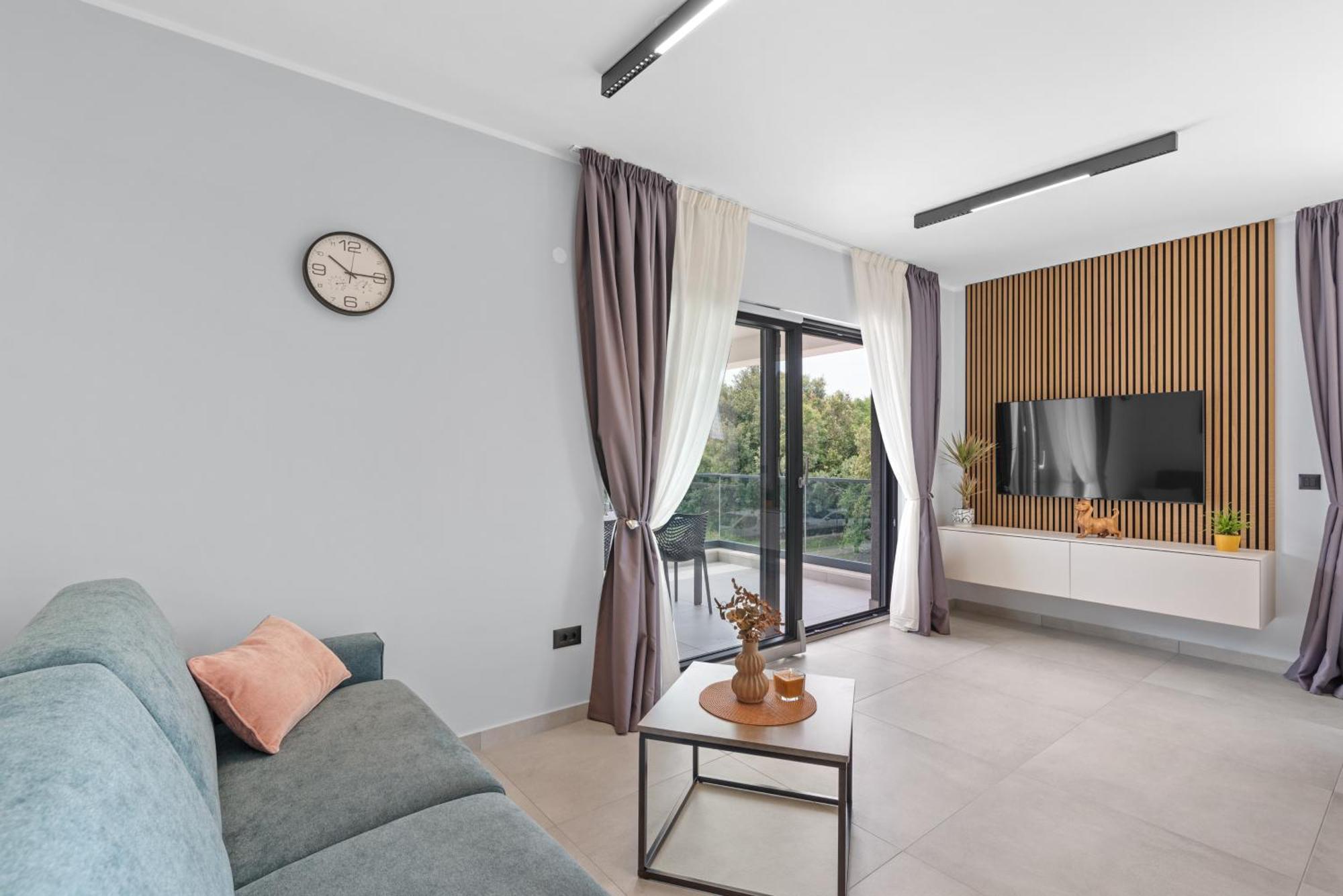 Alex Luxury Apartments Ровинь Экстерьер фото
