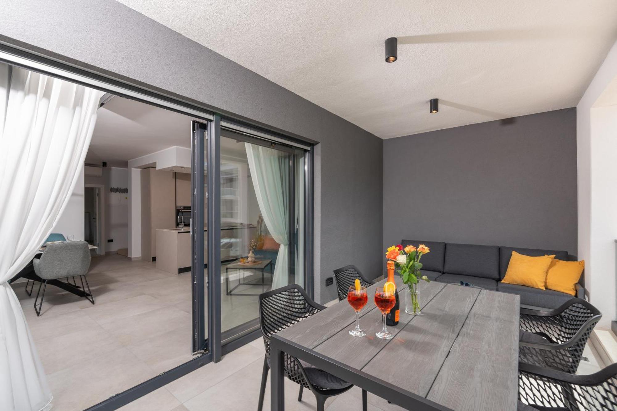 Alex Luxury Apartments Ровинь Экстерьер фото