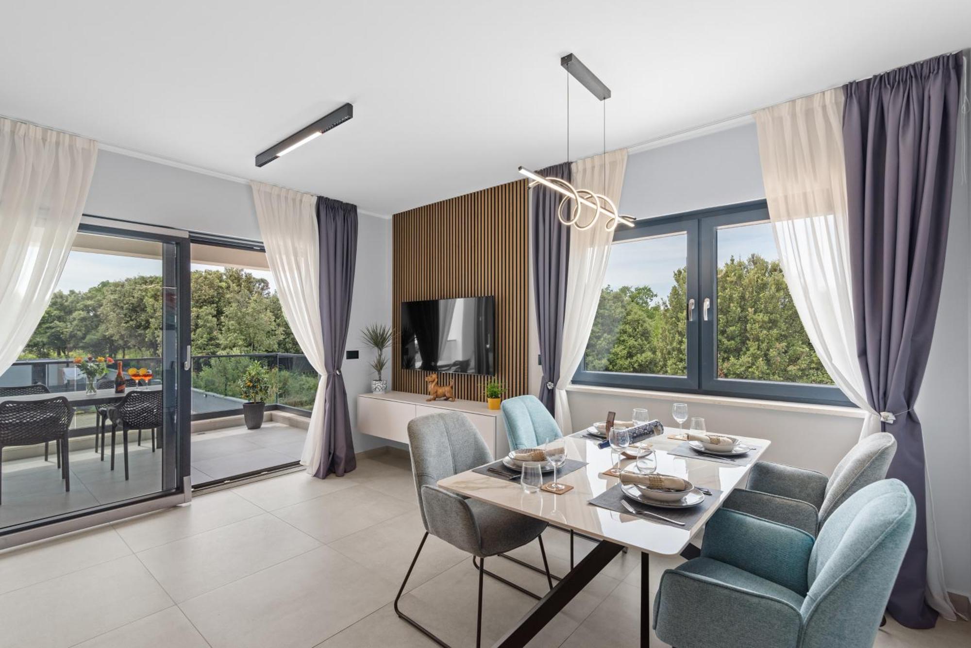 Alex Luxury Apartments Ровинь Экстерьер фото