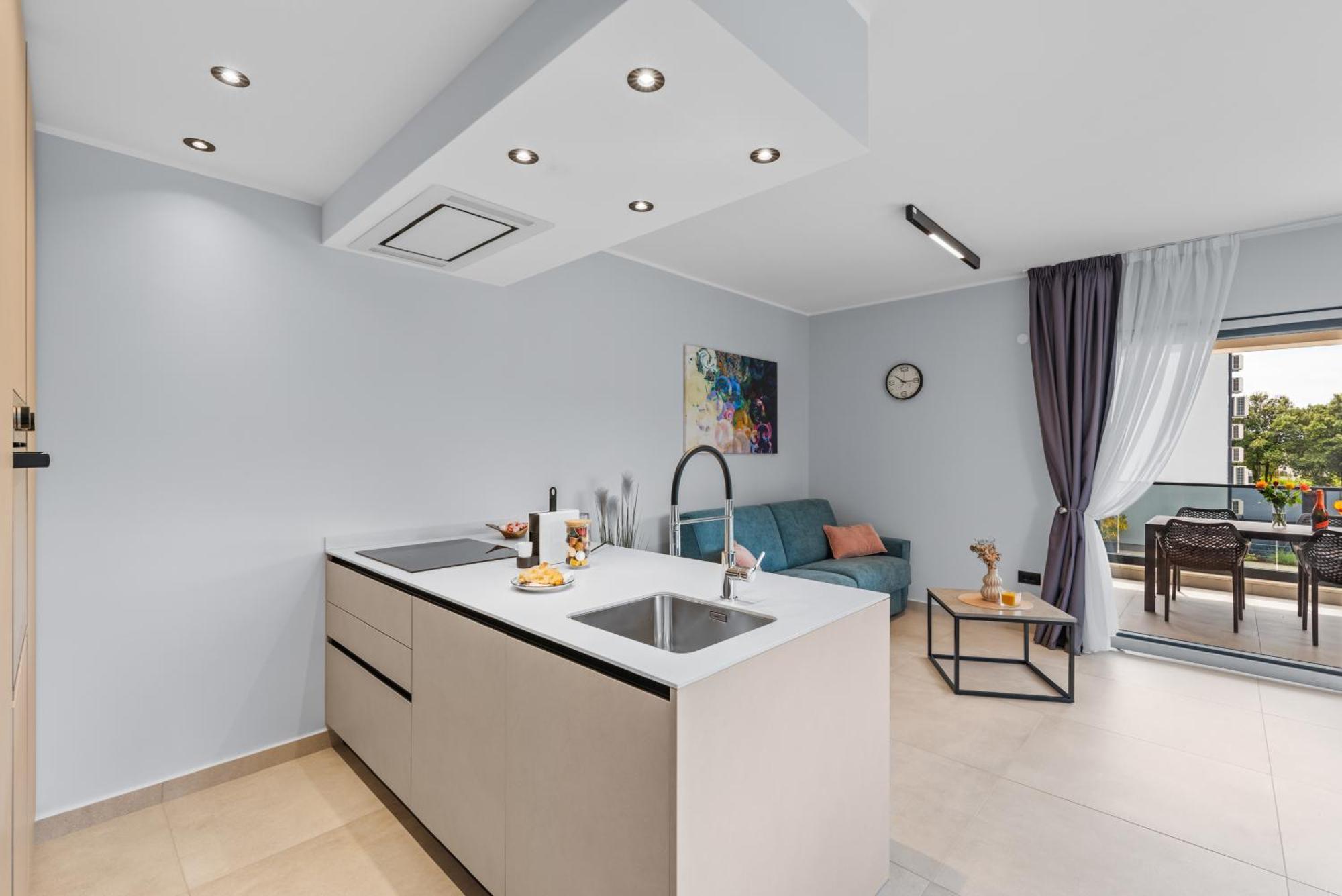 Alex Luxury Apartments Ровинь Экстерьер фото