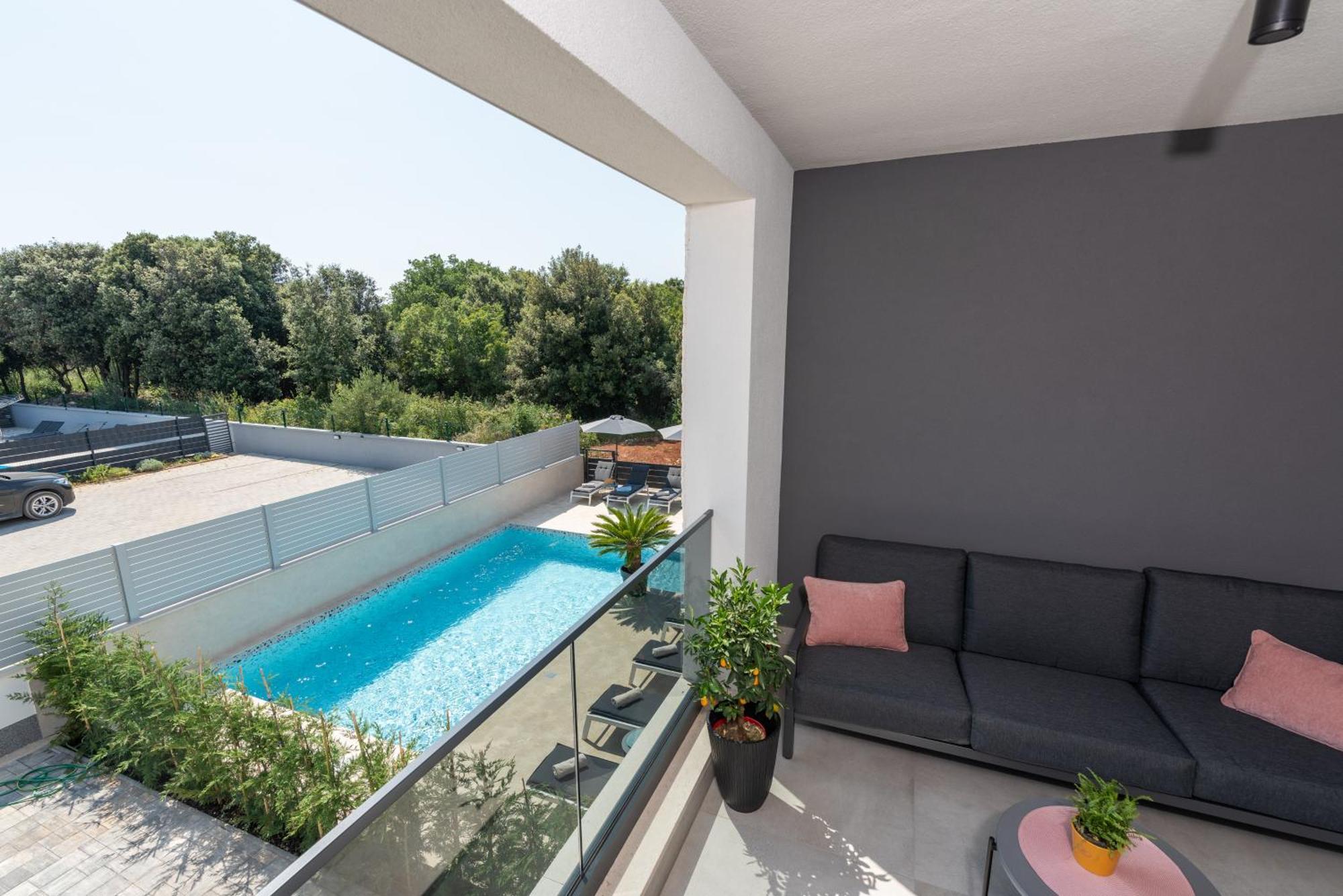 Alex Luxury Apartments Ровинь Экстерьер фото